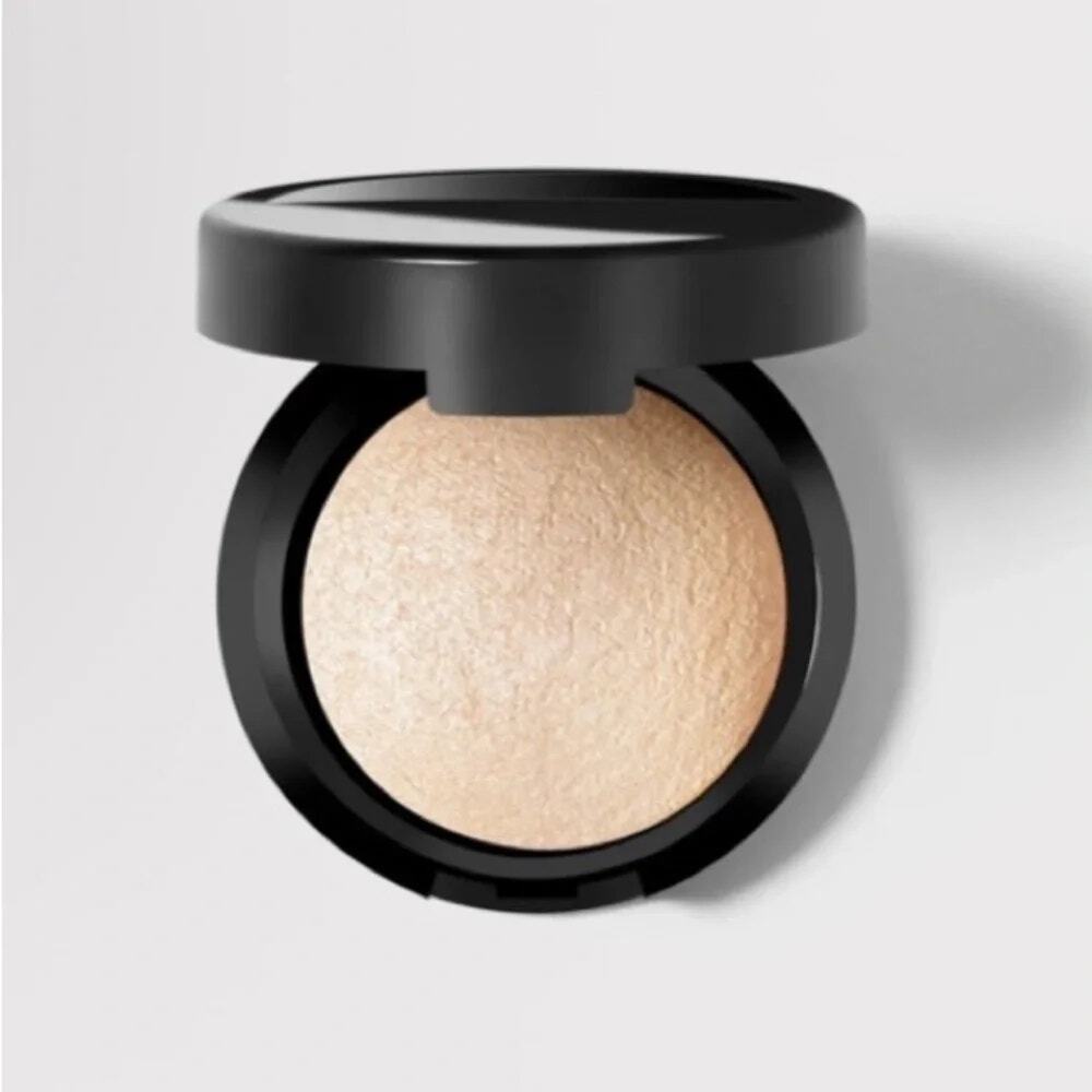 Laura Geller Baked Natural Glow Highlighter in French Vanilla